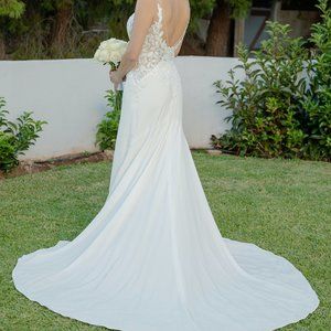 Classy Minimal Evelina by Wtoo Wedding dress